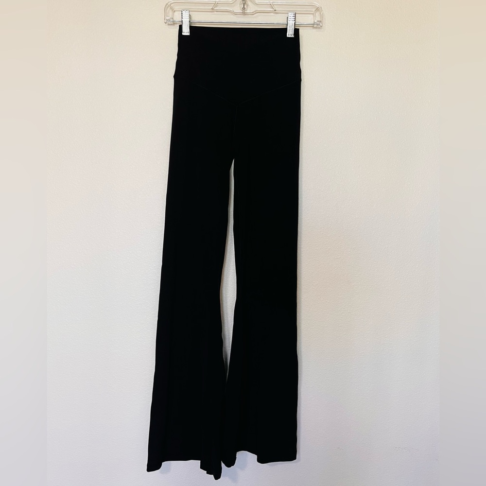 Aerie Real Me Highwaisted Crossover Flare Legging